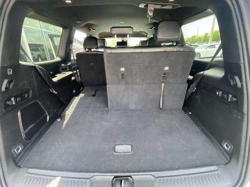 Used 2024 Jeep Wagoneer Series II w/ Flexible Seating Group RWD image 25