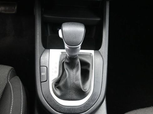 Used 2022 Kia Forte LXS FWD image 23
