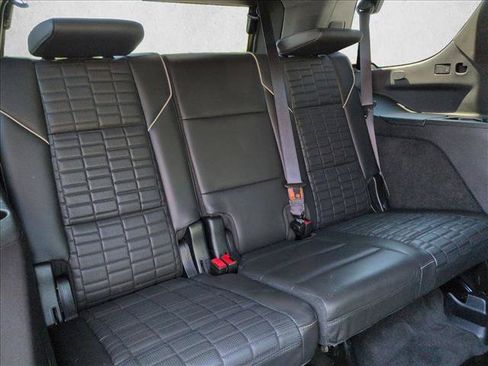 Used 2022 Cadillac Escalade Premium Luxury Platinum w/ Heavy-Duty Trailer Package AWD/4WD image 29