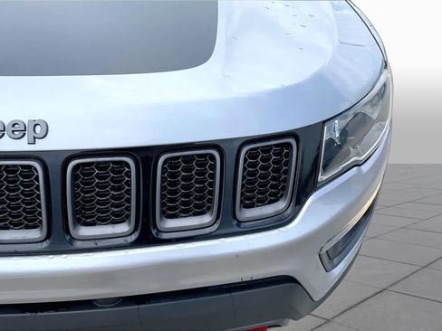 Used 2021 Jeep Compass Trailhawk AWD/4WD image 29