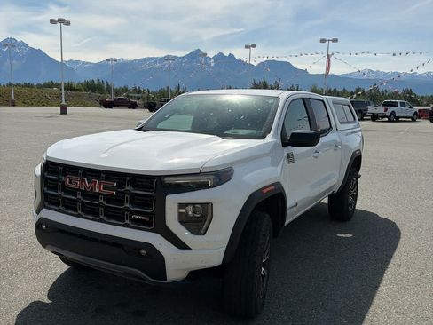 Used 2023 GMC Canyon AT4 AWD/4WD image 2