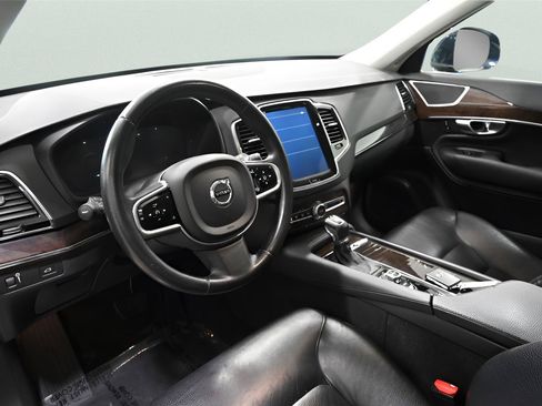 Used 2017 Volvo XC90 T6 Momentum w/ Vision Package AWD/4WD image 10