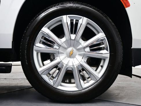 Used 2022 Chevrolet Tahoe High Country w/ Premium Package 2 AWD/4WD image 44