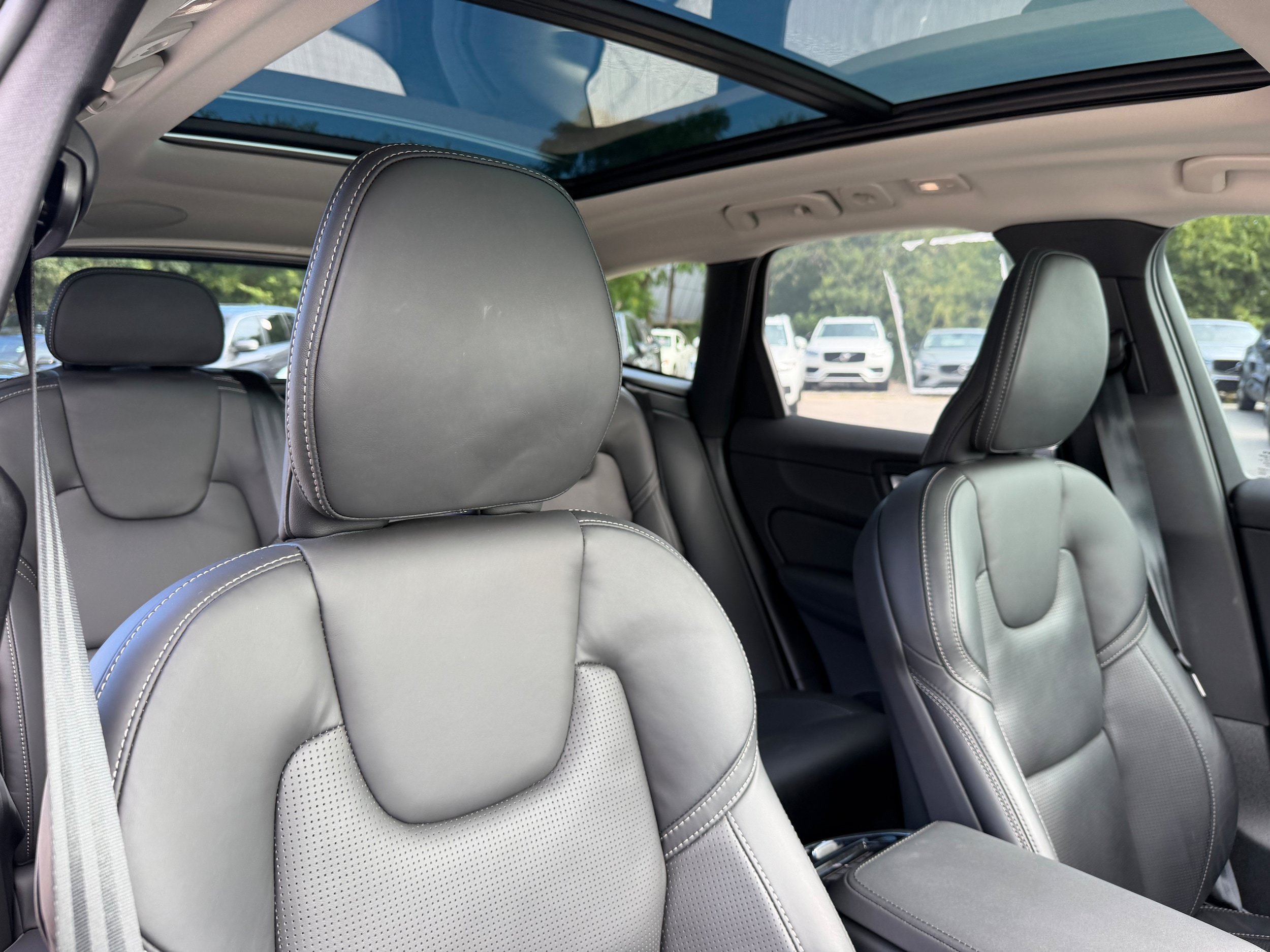 Certified 2026 Volvo XC60 B5 Ultra w/ Protection Package Premier AWD/4WD image 11
