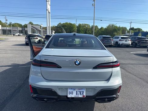 Used 2026 BMW 760i xDrive w/ Executive Package AWD/4WD image 19