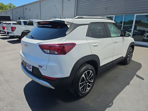Used 2025 Chevrolet TrailBlazer LT AWD/4WD image 5