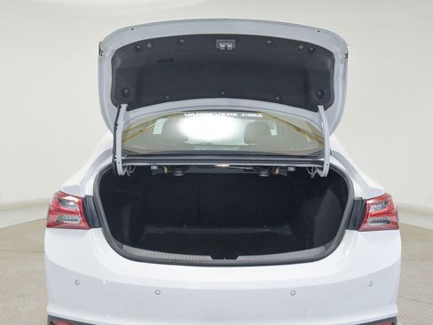 Used 2024 Chevrolet Malibu LT FWD image 16