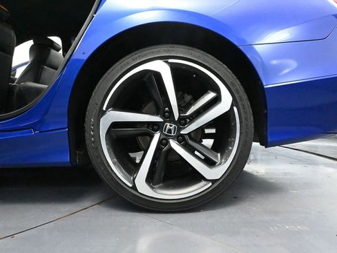 Used 2018 Honda Accord Sport image 11