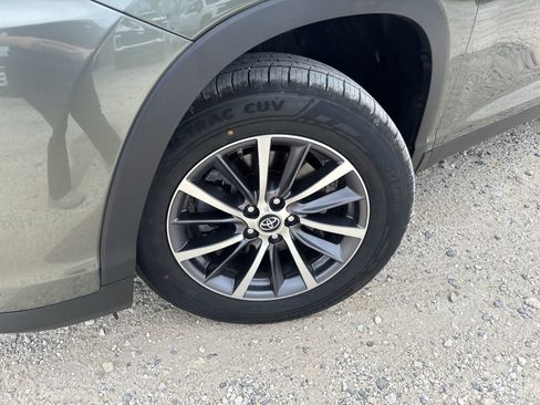 Used 2019 Toyota Highlander XLE image 13