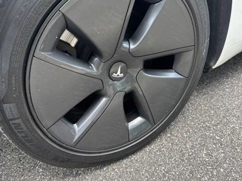 Used 2023 Tesla Model 3 Standard Range RWD image 6