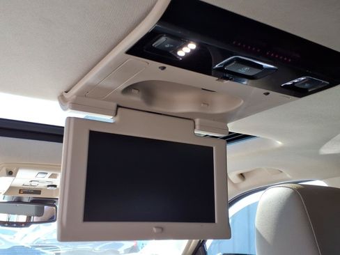 Used 2015 Chevrolet Suburban LTZ AWD/4WD image 16