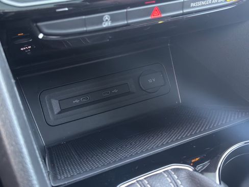 Used 2023 Volkswagen Atlas Cross Sport SEL Premium R-Line image 29