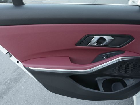 Certified 2025 BMW 330i Sedan RWD image 31