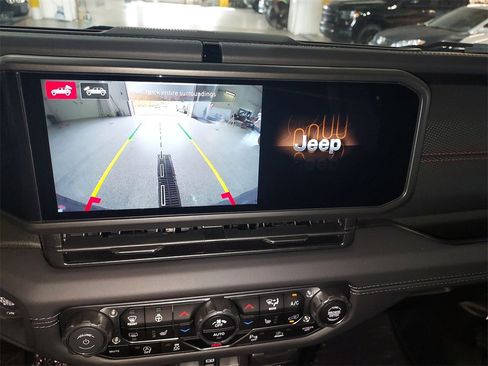 New 2025 Jeep Wrangler Unlimited Rubicon image 23