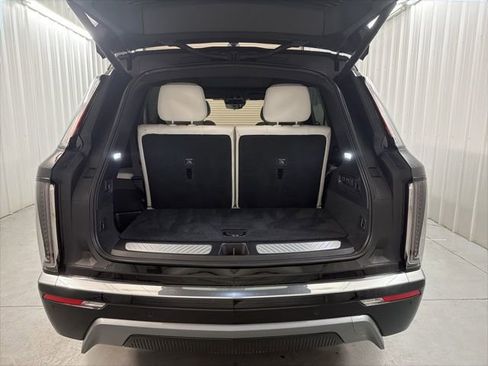 Certified 2026 Cadillac Vistiq Luxury image 22
