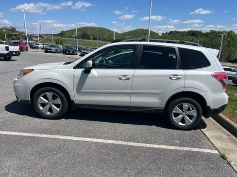 Used 2015 Subaru Forester 2.5i Limited w/ Popular Package #1 AWD/4WD image 2