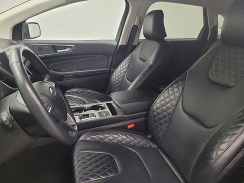 Used 2024 Ford Edge Titanium image 17