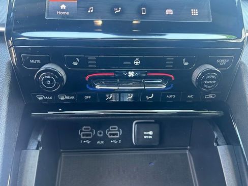 Used 2023 Jeep Grand Cherokee L Laredo AWD/4WD image 18