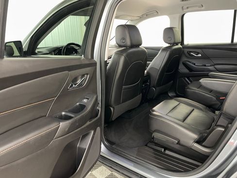 Used 2021 Chevrolet Traverse LT image 40