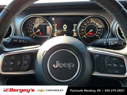 Used 2021 Jeep Wrangler Unlimited Sahara AWD/4WD image 22