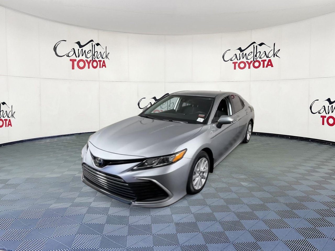 Used 2024 Toyota Camry LE FWD image 6