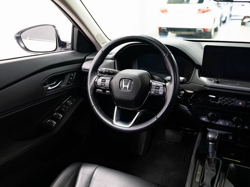 Used 2023 Honda Accord Touring image 9