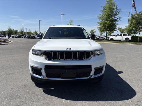 Used 2022 Jeep Grand Cherokee L Limited image 3