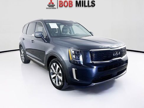 Used 2022 Kia Telluride EX w/ EX Premium Package FWD image 1