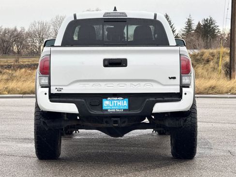 Used 2020 Toyota Tacoma TRD Off-Road image 7