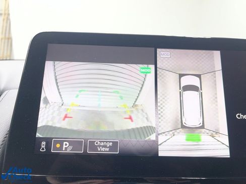 Used 2024 Nissan Armada SL w/ Captain's Chairs Package image 13