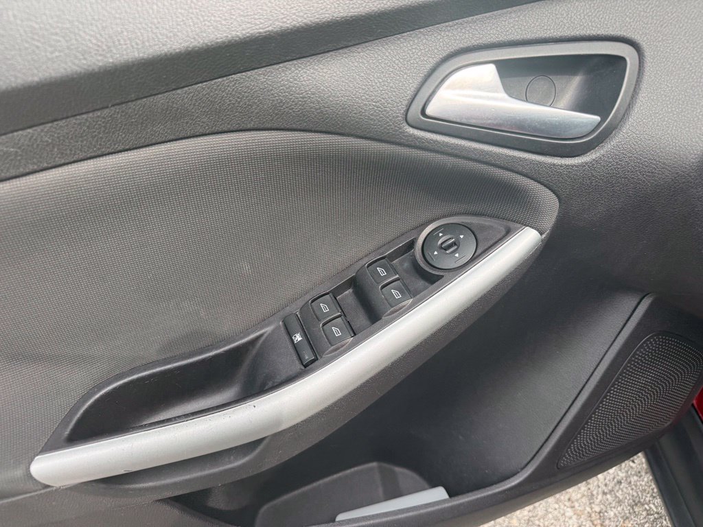 Used 2013 Ford Focus SE FWD image 14