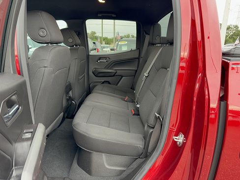 Used 2024 Chevrolet Colorado LT RWD image 12