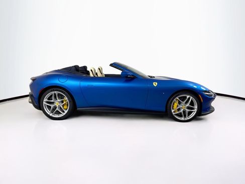 Certified 2025 Ferrari Roma Spider RWD image 8