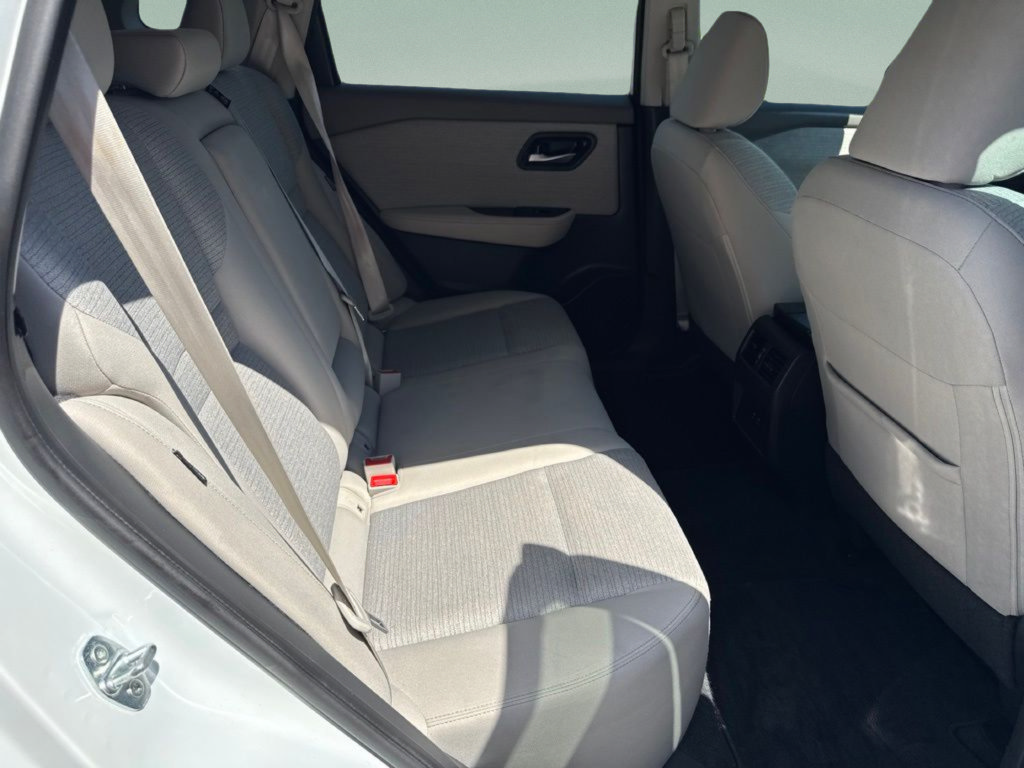 Used 2023 Nissan Rogue SV FWD image 31