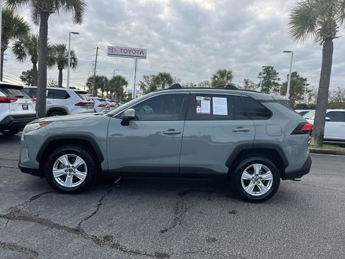 Used 2021 Toyota RAV4 XLE w/ Convenience Package image 7