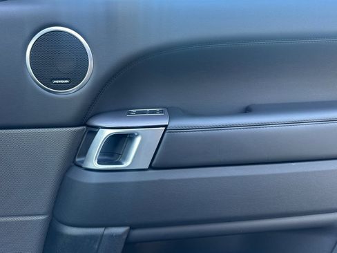 Used 2020 Land Rover Range Rover Sport HSE image 22