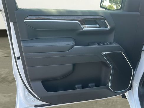 New 2026 GMC Sierra 1500 SLE image 11