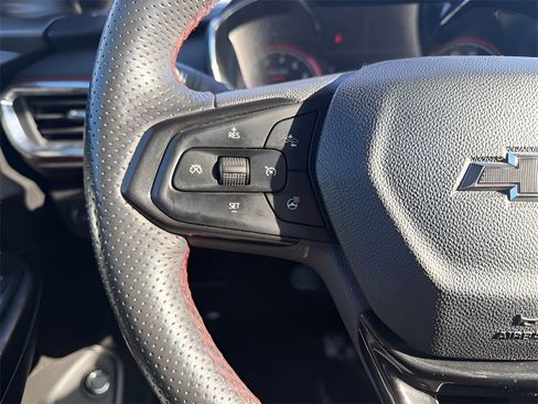 Used 2023 Chevrolet TrailBlazer RS w/ Sun and Liftgate Package image 35