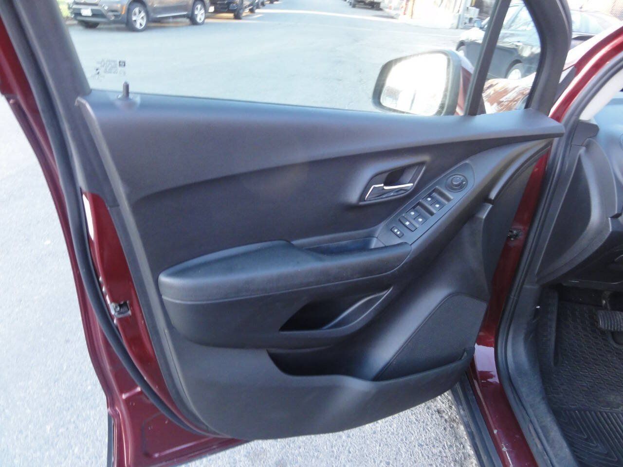 Used 2016 Chevrolet Trax LT AWD/4WD image 13