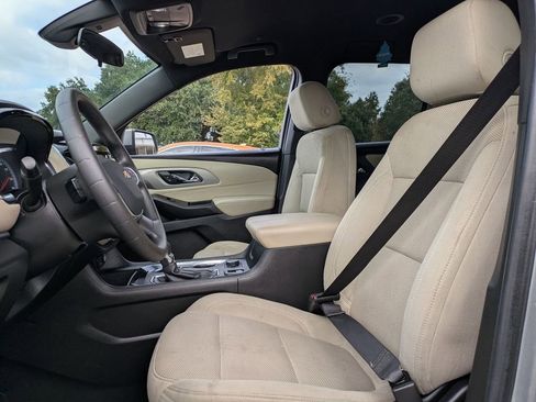 Used 2023 Chevrolet Traverse LS w/ Safety Package image 14