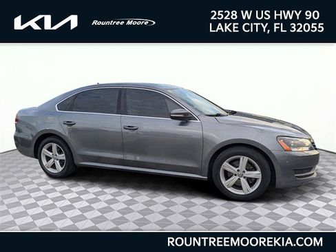 Used 2013 Volkswagen Passat 2.5 SE image 1