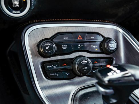 Used 2015 Dodge Challenger R/T Plus image 26