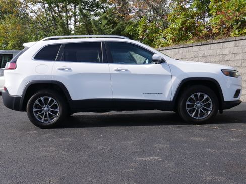 Used 2019 Jeep Cherokee Latitude Plus w/ Cold Weather Group image 8