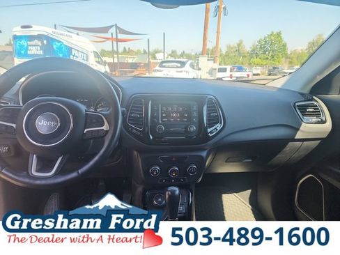 Used 2018 Jeep Compass Latitude AWD/4WD image 20