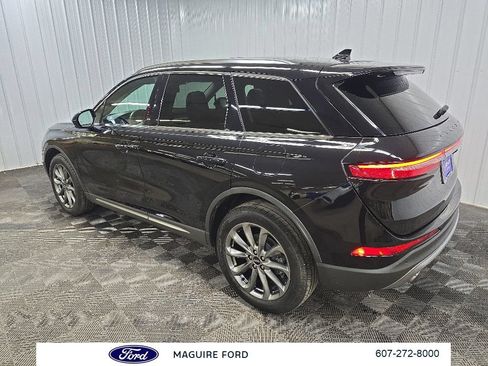 Used 2021 Lincoln Corsair AWD w/ Premium Package image 11