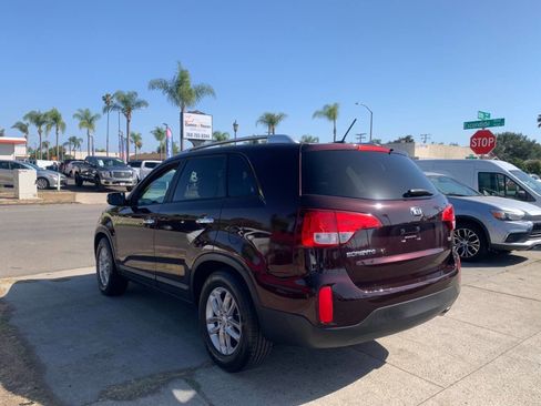 Used 2014 Kia Sorento LX FWD image 4