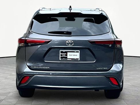 Certified 2025 Toyota Highlander Limited FWD image 5
