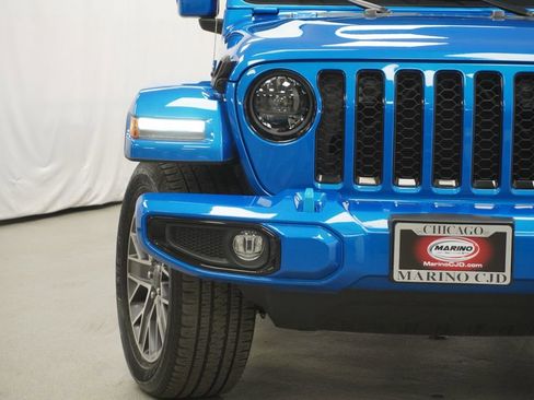 Used 2023 Jeep Wrangler Unlimited Sahara AWD/4WD image 7