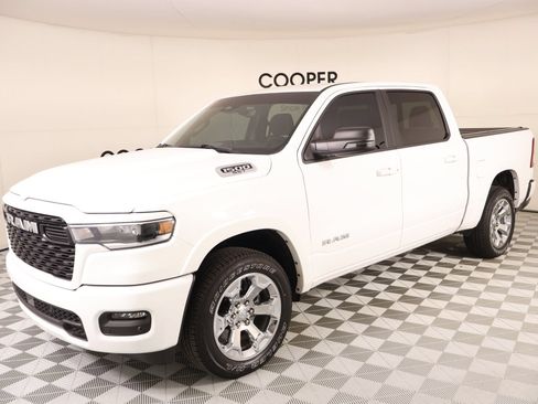 Used 2025 RAM 1500 Big Horn AWD/4WD image 11