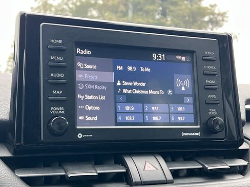 Used 2020 Toyota RAV4 XLE image 18